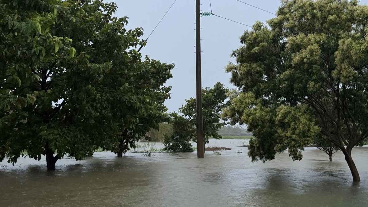 North Queensland flood conditions persist after two weeks
