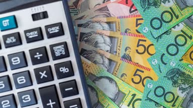 Wage growth slowest in years, worst since March 2022