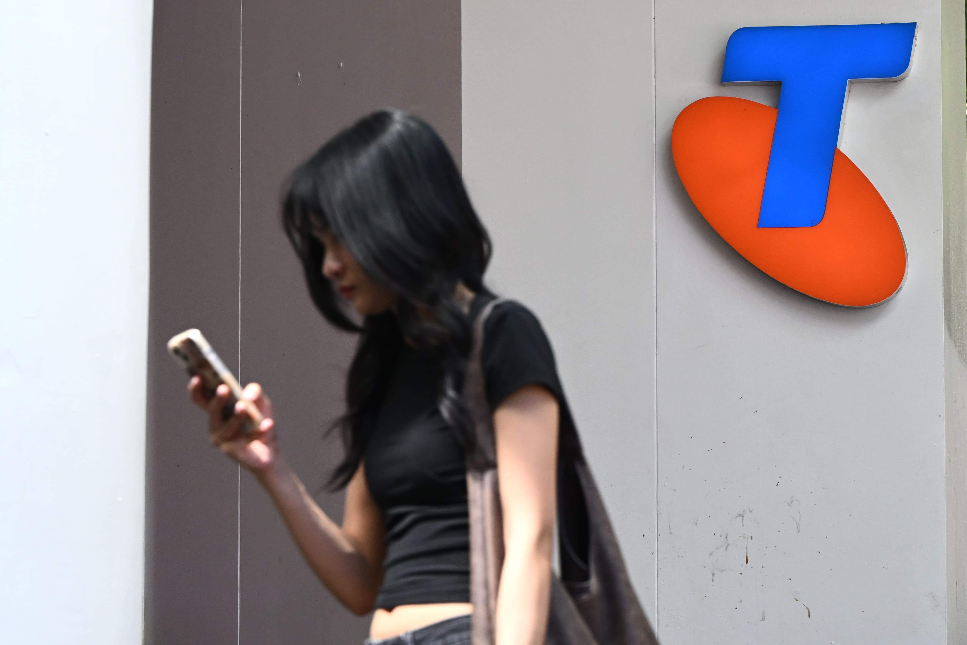 Telstra outage disrupts calls, data and regional trains