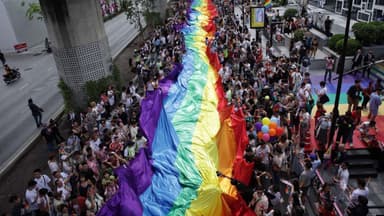 1,800 same-sex marriages held in Thailand on single day