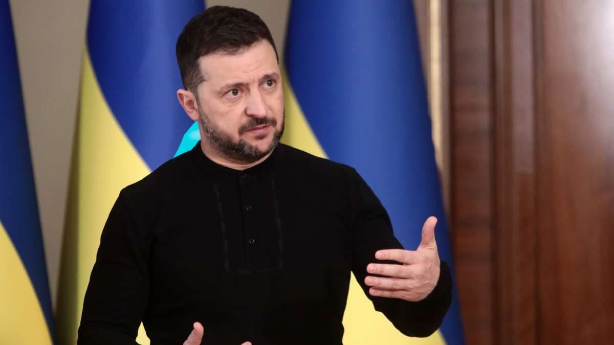 Ukraine's President offers to resign in exchange for peace or NATO