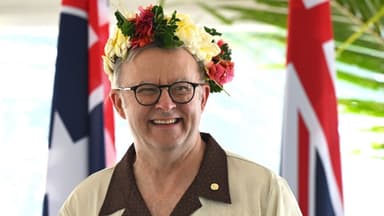 The PM has been caught on a hot mic with a US official to “go us halvies”