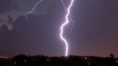 Victoria storms: 544,000 lightning strikes and half a million homes without power