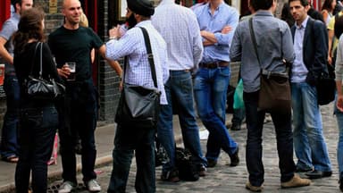 NSW plans to scrap a ban on standing and drinking outside pubs